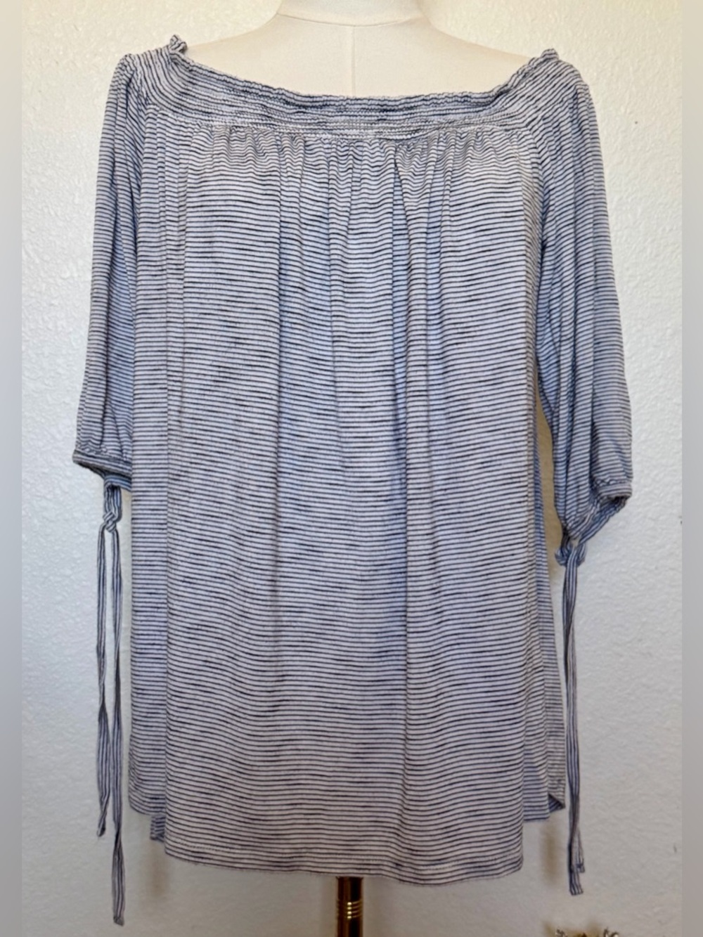 Knox Rose - Striped Off-Shoulder Peasant Top in White and Navy